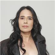 Profesora de cuerpo y movimiento, especialista en expresión y comunicación